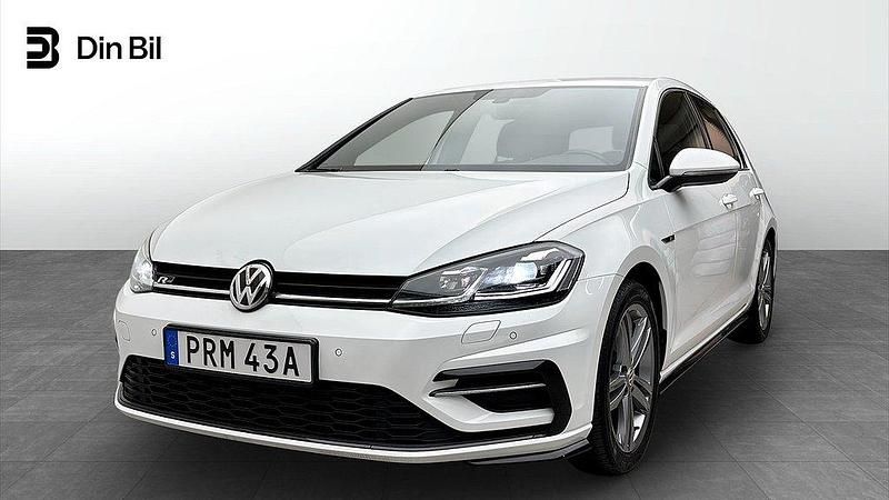 Vit Begagnad 2019 VW Golf VIII R-line Plus Halvkombi | 229 900 kr (Marknadspris) - Bild 1/4