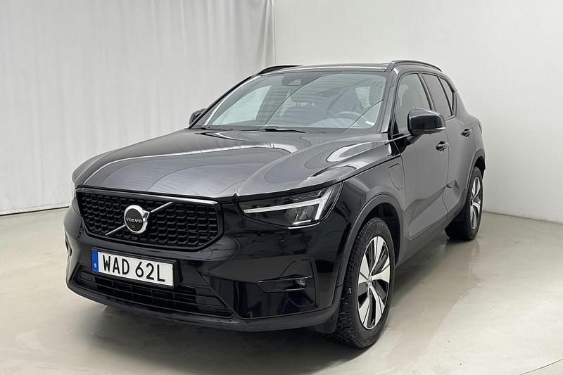 Svart Begagnad 2023 Volvo XC40 Ultimate SUV | 359 000 kr (Bra pris) - Bild 1/4