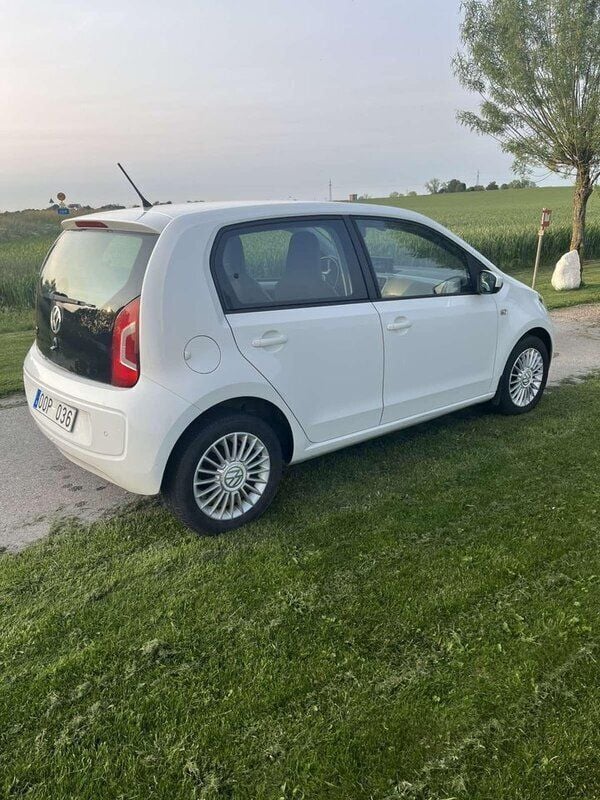 Vit Begagnad 2014 VW up! high up! Halvkombi | 49 900 kr (Bra pris) - Bild 1/4