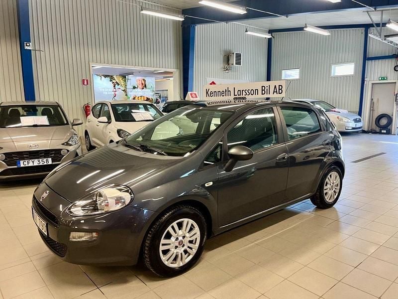 Grå Begagnad 2013 Fiat Punto Easy Halvkombi | 54 000 kr - Bild 1/4