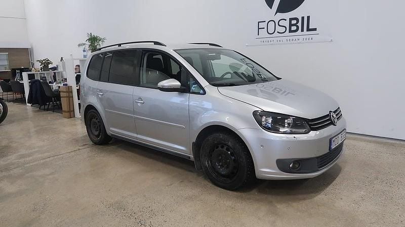 Silver Begagnad 2011 VW Touran Minibuss | 89 900 kr (Lite dyr) - Bild 1/3