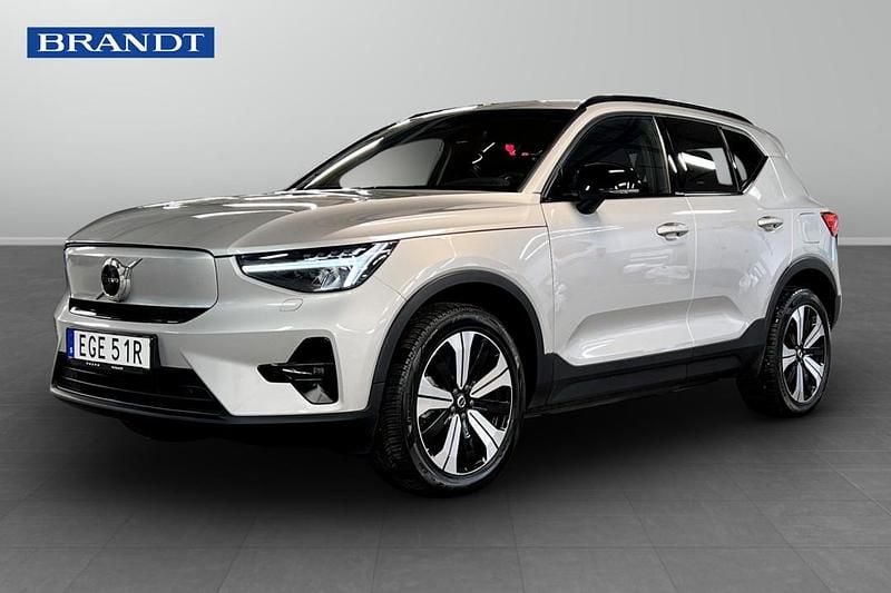 Begagnad Volvo XC40 Single Motor 175 kW (238 HK) 2023 Silver SUV