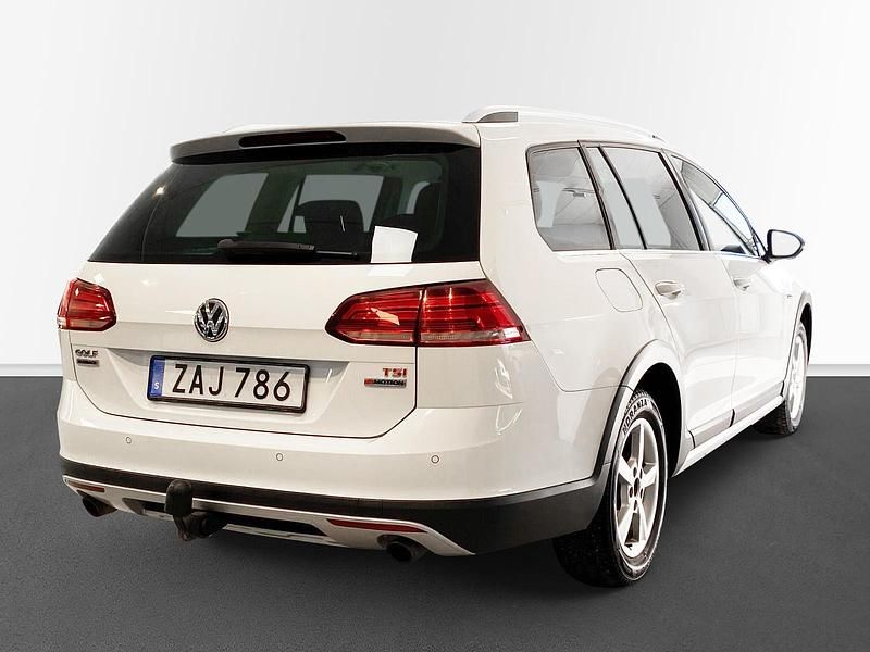 Begagnad VW Golf Alltrack 182 HK (133 kW) 2018 Vit Kombi