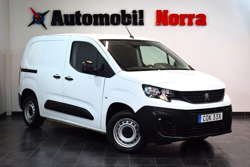 Vit Begagnad 2021 Peugeot Partner Minibuss | 169 900 kr (Marknadspris) - Bild 1/2