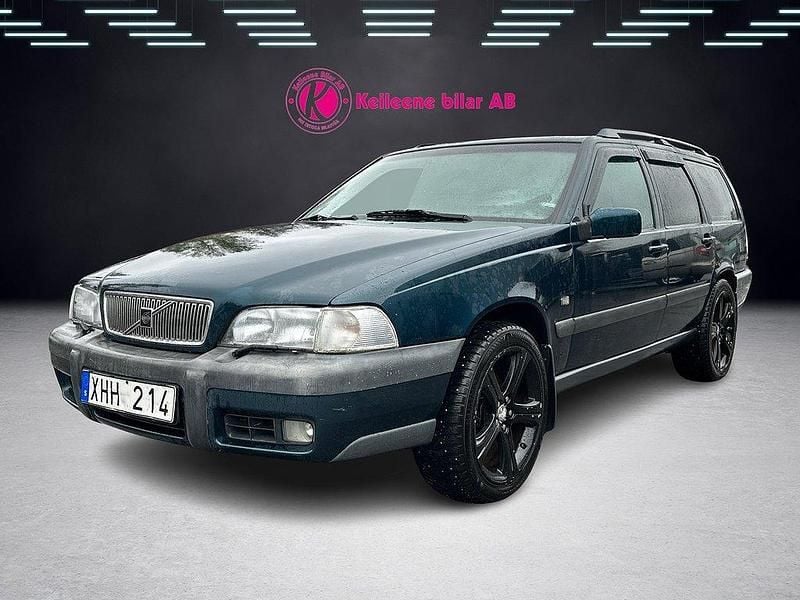 Mörkgrön Begagnad 1998 Volvo V70 Kombi | 22 900 kr (Marknadspris) - Bild 1/4