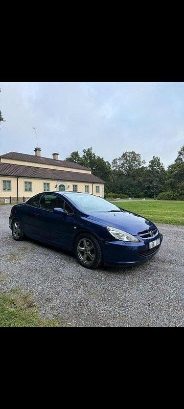 Blå Begagnad 2004 Peugeot 307 CC Cab | 30 000 kr (Marknadspris) - Bild 1/4
