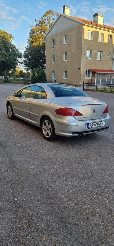 Silver Begagnad 2004 Peugeot 307 CC Cab | 21 000 kr - Bild 1/4