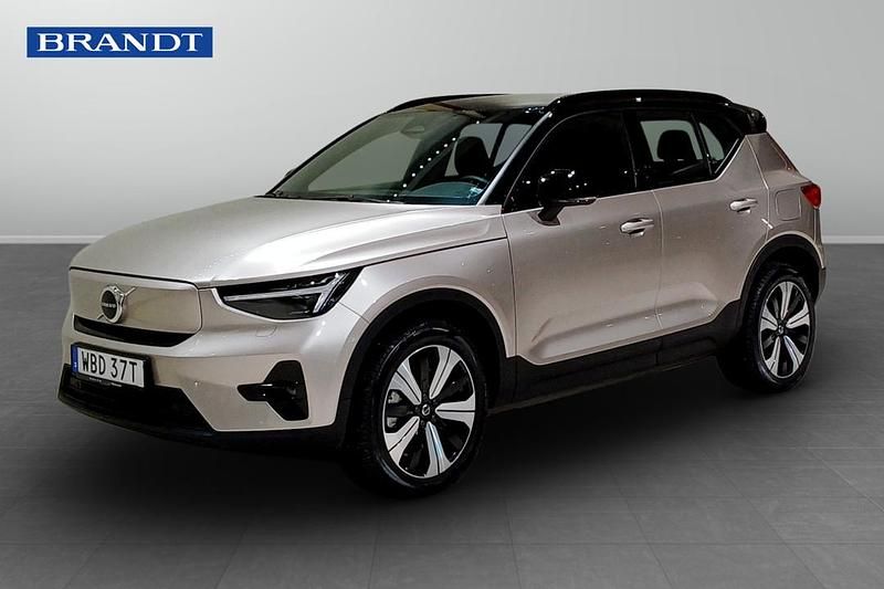 Grå Begagnad 2023 Volvo XC40 Single Motor SUV | 364 900 kr (Marknadspris) - Bild 1/4