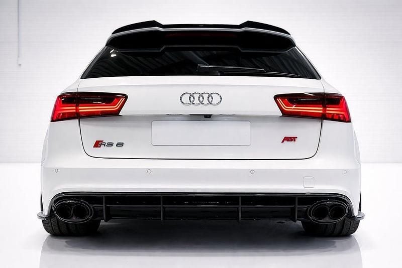 Begagnad Audi RS6 Performance 706 HK (519 kW) 2016 Vit Kombi