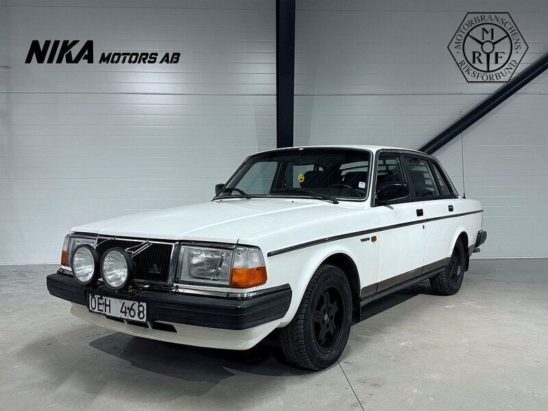 Vit Begagnad 1989 Volvo 240 Sedan | 69 900 kr - Bild 1/4