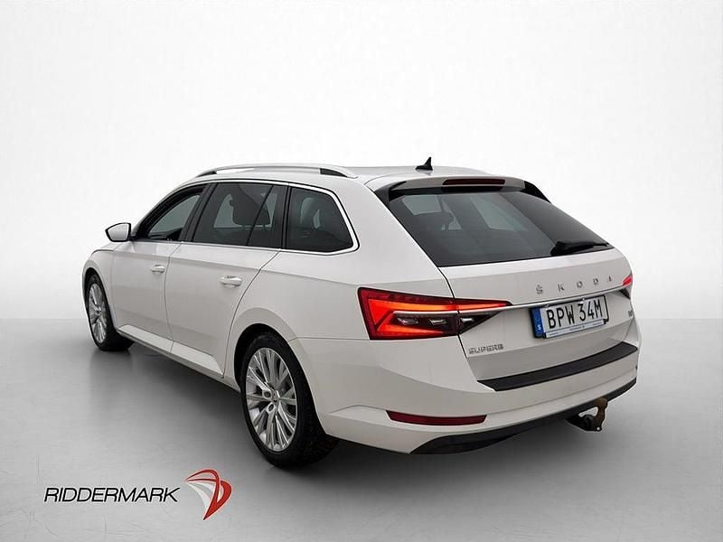 Begagnad Skoda Superb Business Line 218 HK (160 kW) 2021 Vit Kombi