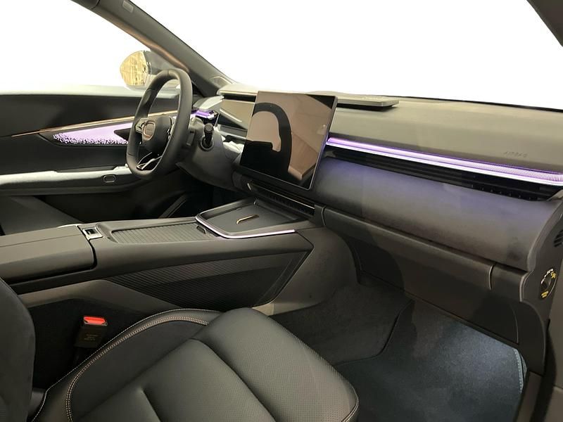 Ny Lynk & Co 08 2026 Vit SUV