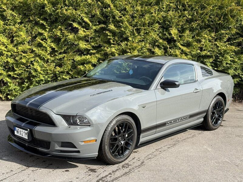 Grå Begagnad 2014 Ford Mustang Sportkupé | 212 008 kr (Marknadspris) - Bild 1/4