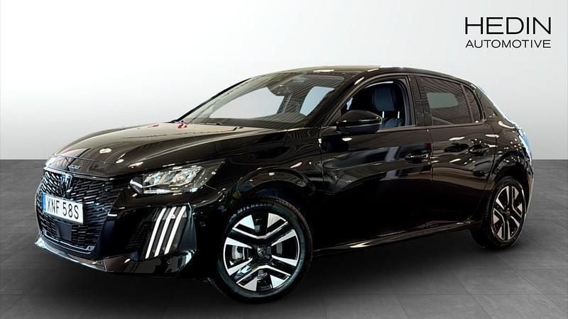 Svart (black) Begagnad 2024 Peugeot 208 Halvkombi | 189 900 kr (Lite dyr) - Bild 1/4