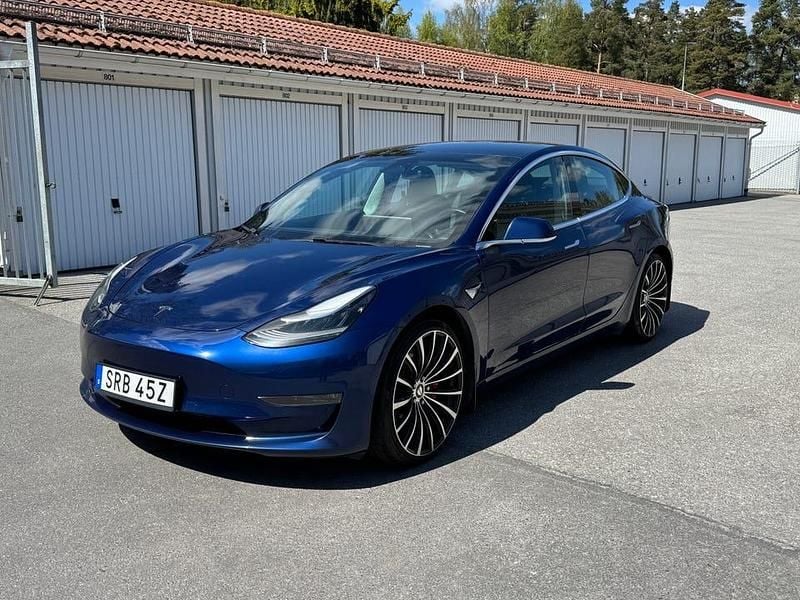Begagnad Tesla Model 3 Performance 377 kW (513 HK) 2019 Sedan