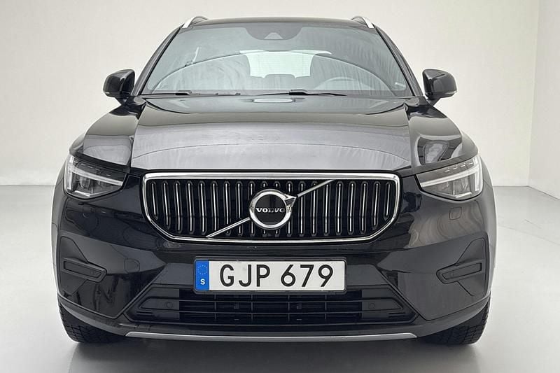 Begagnad Volvo XC40 Core 211 HK (155 kW) 2023 Svart SUV