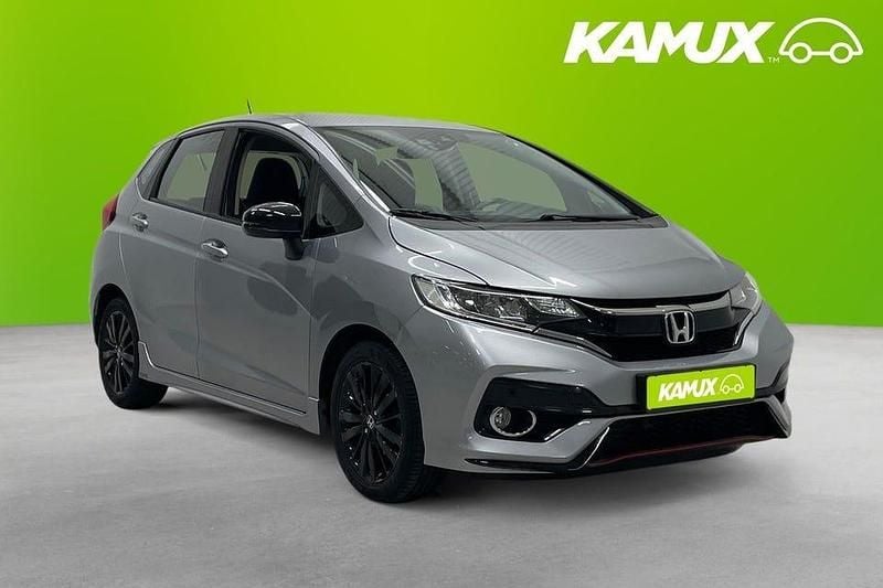 Silver/grå Begagnad 2019 Honda Jazz Halvkombi | 149 800 kr (Marknadspris) - Bild 1/4