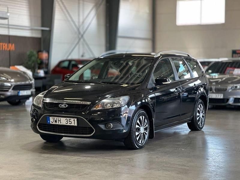 Svart Begagnad 2009 Ford Focus Titanium Kombi | 32 900 kr (Marknadspris) - Bild 1/4