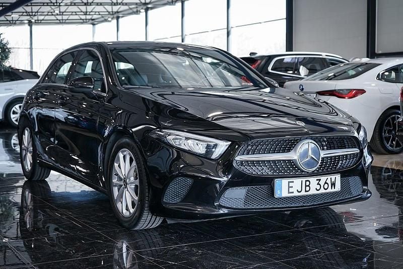 Begagnad Mercedes A180 Progressive 116 HK (85 kW) 2019 Svart Halvkombi