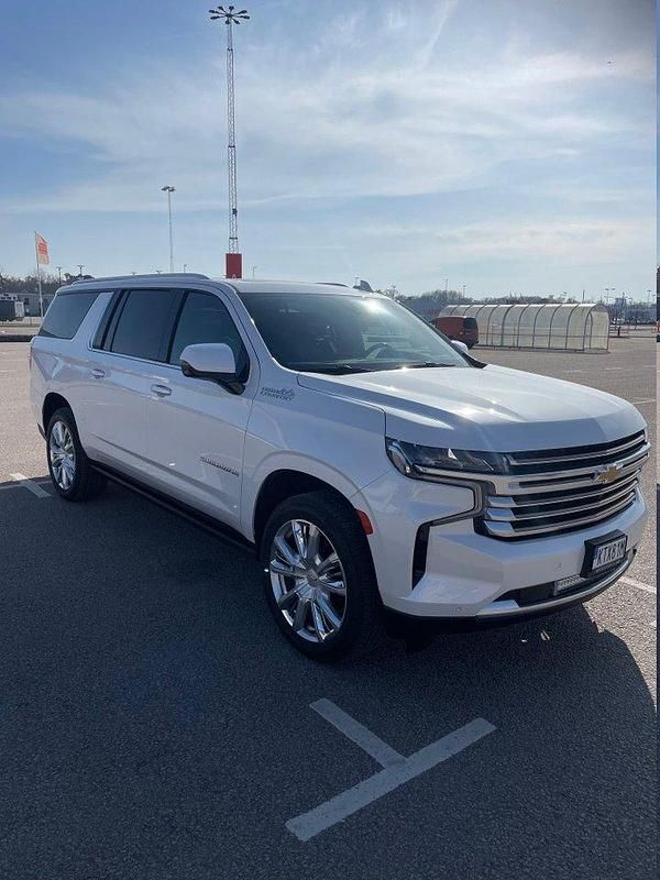 Begagnad 2021 Chevrolet Suburban SUV | 123 456 kr - Bild 1/1