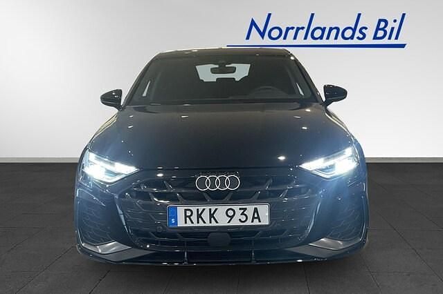 Begagnad Audi A3 S-Line 150 HK (110 kW) 2024 Mytsvart metallic