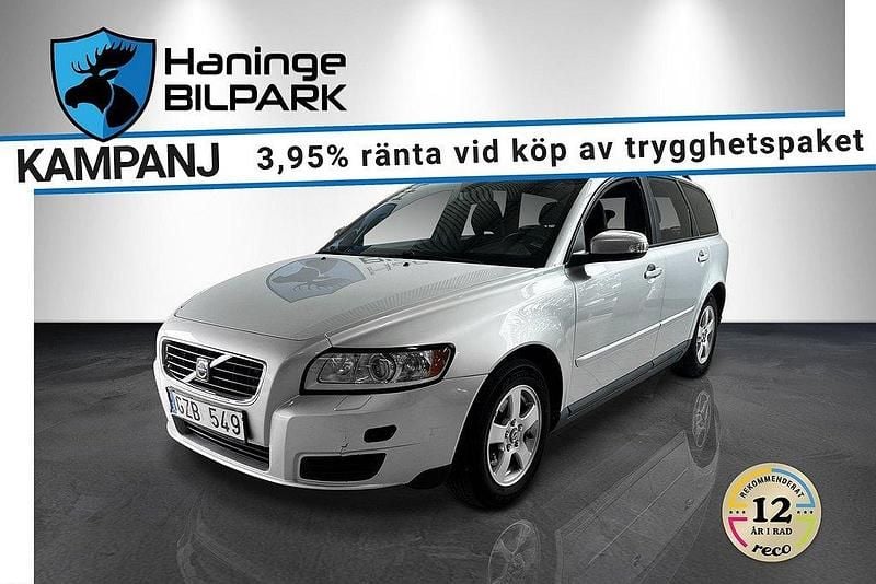 Ljusgrå Begagnad 2008 Volvo V50 Kinetic Kombi | 44 900 kr (Marknadspris) - Bild 1/2