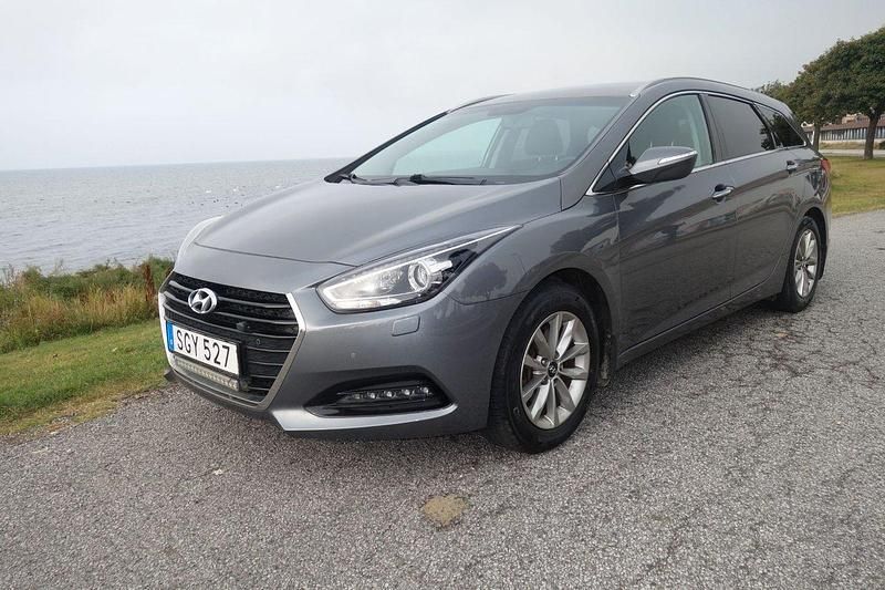 Silver Begagnad 2016 Hyundai i40 Kombi | 119 000 kr (Marknadspris) - Bild 1/4