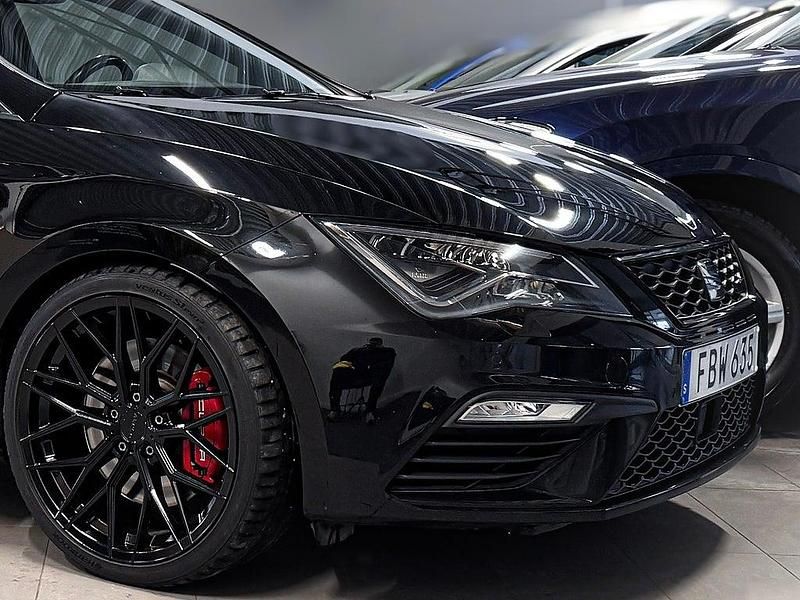 Begagnad Seat Leon ST 4Drive 301 HK (221 kW) 2018 Svart Kombi