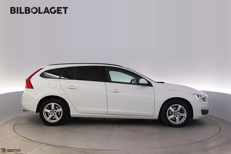 Begagnad Volvo V60 Business Edition 154 HK (113 kW) 2016 Vit Kombi