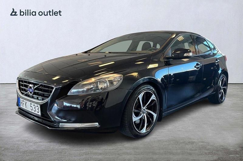 Svart Begagnad 2013 Volvo V40 Kinetic Kombi | 89 900 kr (Marknadspris) - Bild 1/3