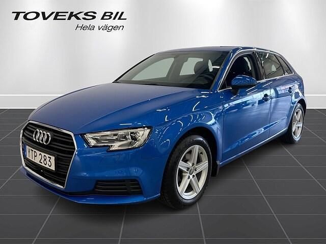 Arablå kristalleffekt Begagnad 2017 Audi A3 Proline | 174 900 kr (Marknadspris) - Bild 1/4