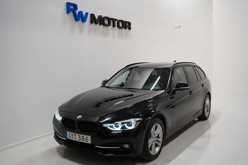 Svart Begagnad 2017 BMW 318 Sport Line Kombi | 114 900 kr (Marknadspris) - Bild 1/4