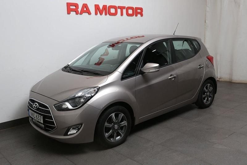Ljusbrun (white sand (brun metallic)) Begagnad 2016 Hyundai ix20 Comfort Minibuss | 119 800 kr (Marknadspris) - Bild 1/3