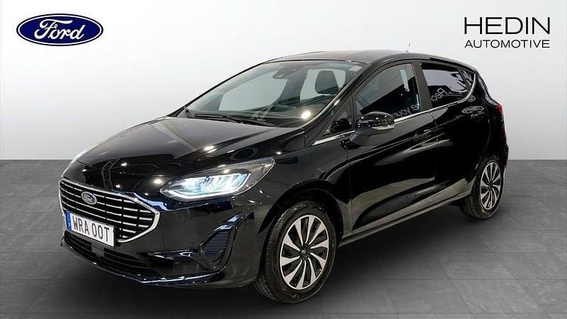 Begagnad Ford Fiesta Titanium 99 HK (72 kW) 2023 Svart Halvkombi