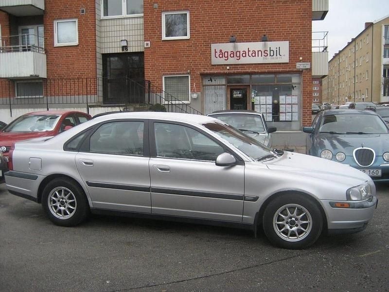 Grå metallic Begagnad 2001 Volvo S80 Business Edition Sedan | 18 500 kr - Bild 1/4