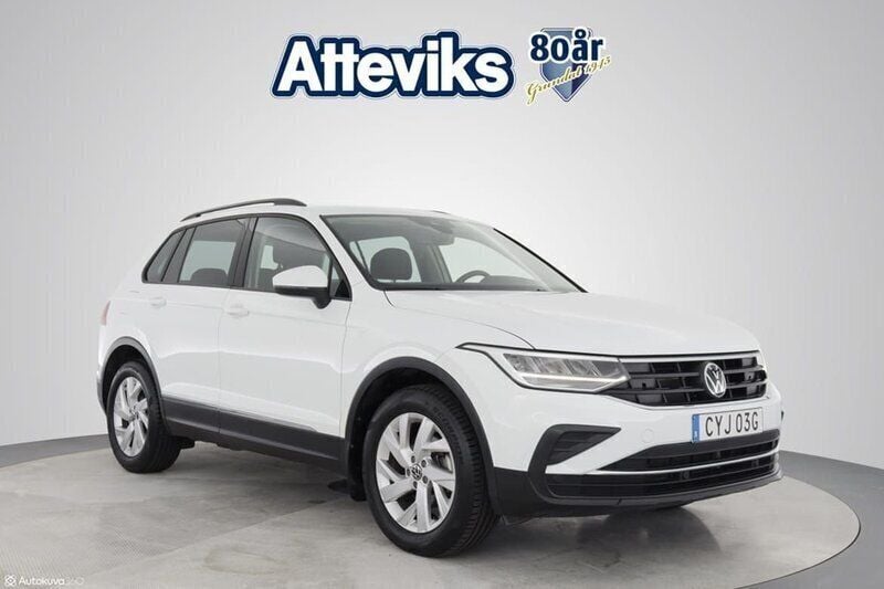Vit Begagnad 2024 VW Tiguan SUV | 329 800 kr (Bra pris) - Bild 1/3