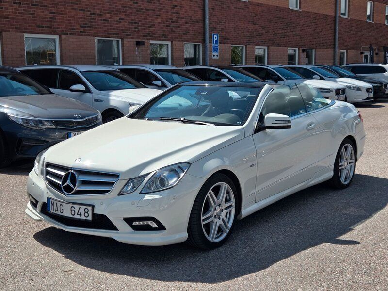 Vit Begagnad 2011 Mercedes E200 AMG Cab | 269 900 kr - Bild 1/4