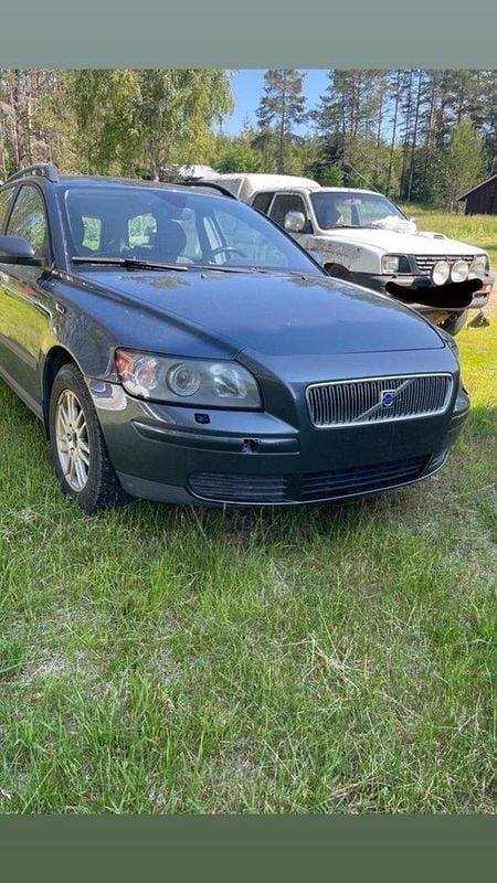 Blå Begagnad 2005 Volvo V50 Kombi | 5 000 kr (Superpris) - Bild 1/1