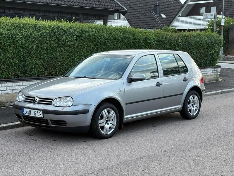 Grå Begagnad 2003 VW Golf IV Ocean Halvkombi | 22 500 kr (Marknadspris) - Bild 1/4