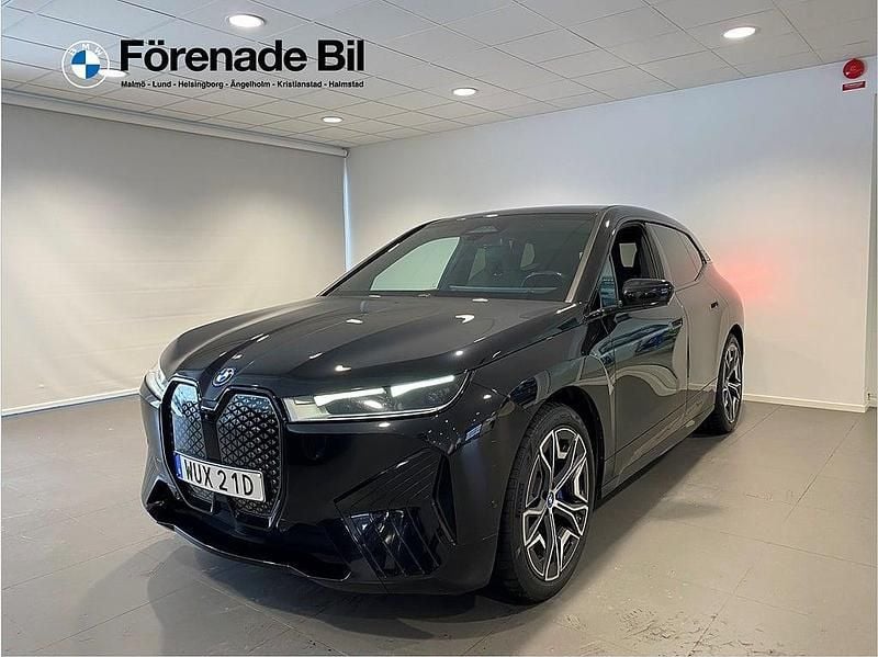 Svart Begagnad 2023 BMW iX M Sport SUV | 489 000 kr (Marknadspris) - Bild 1/4