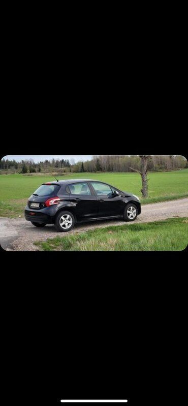 Svart Begagnad 2013 Peugeot 208 Halvkombi | 58 000 kr (Marknadspris) - Bild 1/4