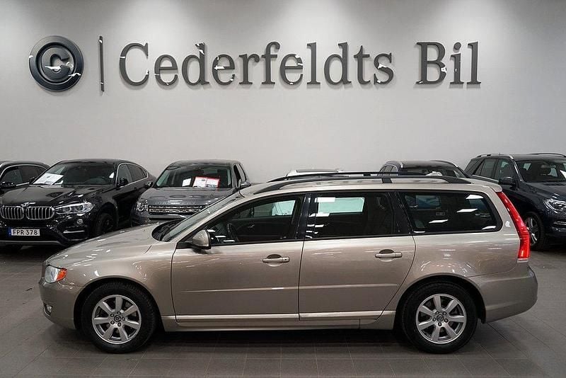 Ljusbrun Begagnad 2013 Volvo V70 Kinetic Kombi | 89 900 kr (Bra pris) - Bild 1/4