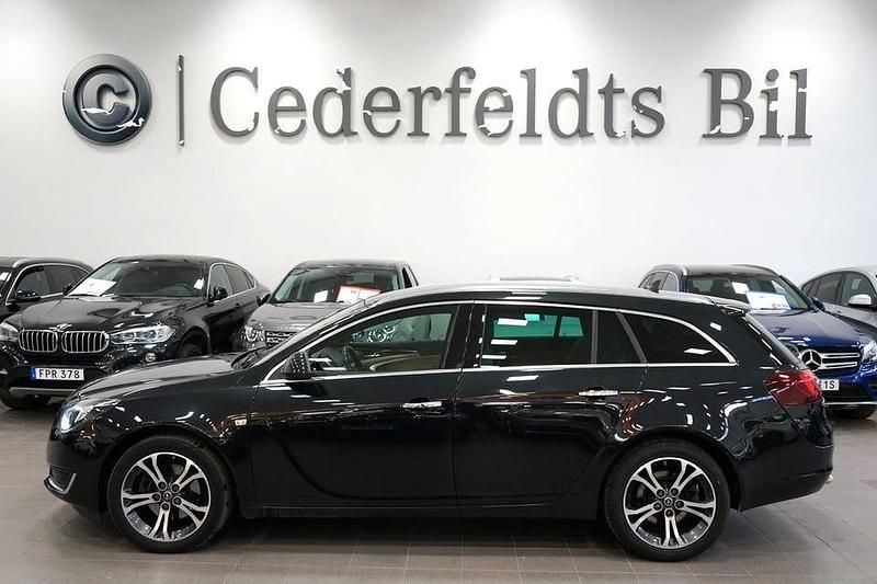 Svart Begagnad 2016 Opel Insignia Business Kombi | 139 900 kr (Dyr) - Bild 1/4