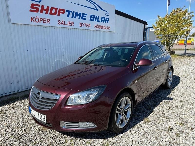 Röd Begagnad 2013 Opel Insignia Kombi | 79 900 kr (Lite dyr) - Bild 1/4