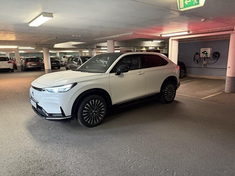 Vit Begagnad 2023 Honda e:Ny1 SUV | 3 556 kr - Bild 1/3