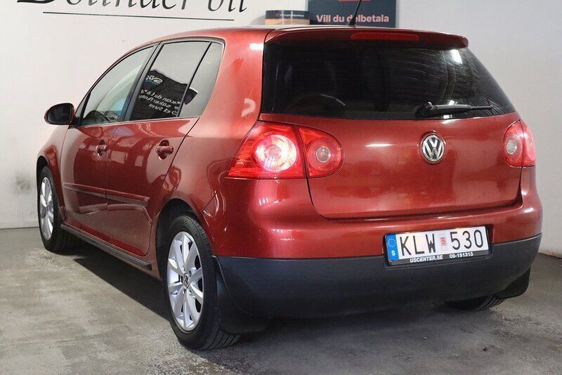 Begagnad VW Golf VI 102 HK (75 kW) 2008 Röd Halvkombi
