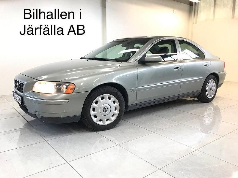 Ljusgrön Begagnad 2005 Volvo S60 Kinetic Sedan | 46 900 kr (Lite dyr) - Bild 1/4