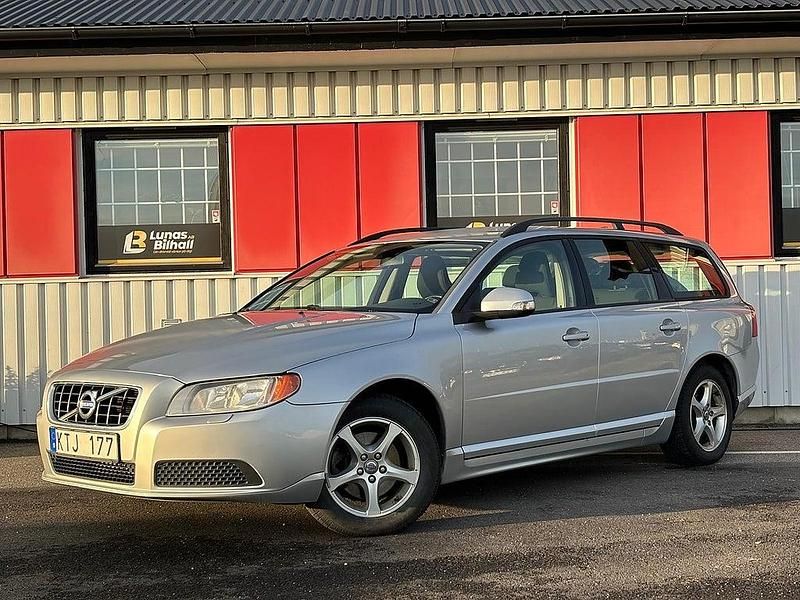 Begagnad Volvo V70 Kinetic 163 HK (119 kW) 2010 Grå Kombi