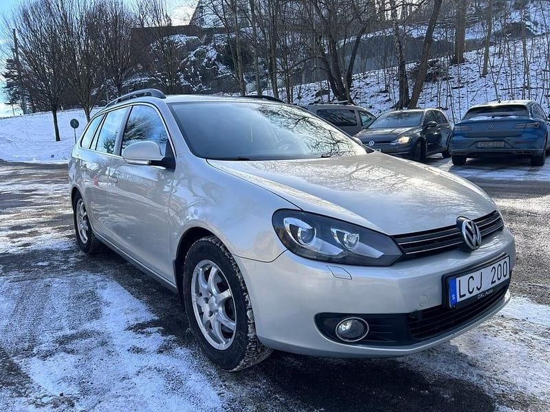 Begagnad VW Golf VI 105 HK (77 kW) 2011 Halvkombi