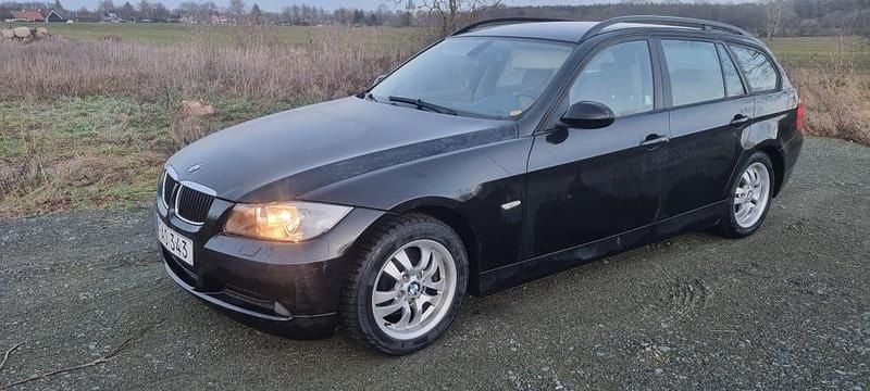 Begagnad 2007 BMW 318 Kombi | 35 000 kr (Marknadspris) - Bild 1/4